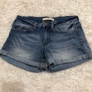 KanCan Estilo Denim Cuffed Shorts Size 26 Med Wash